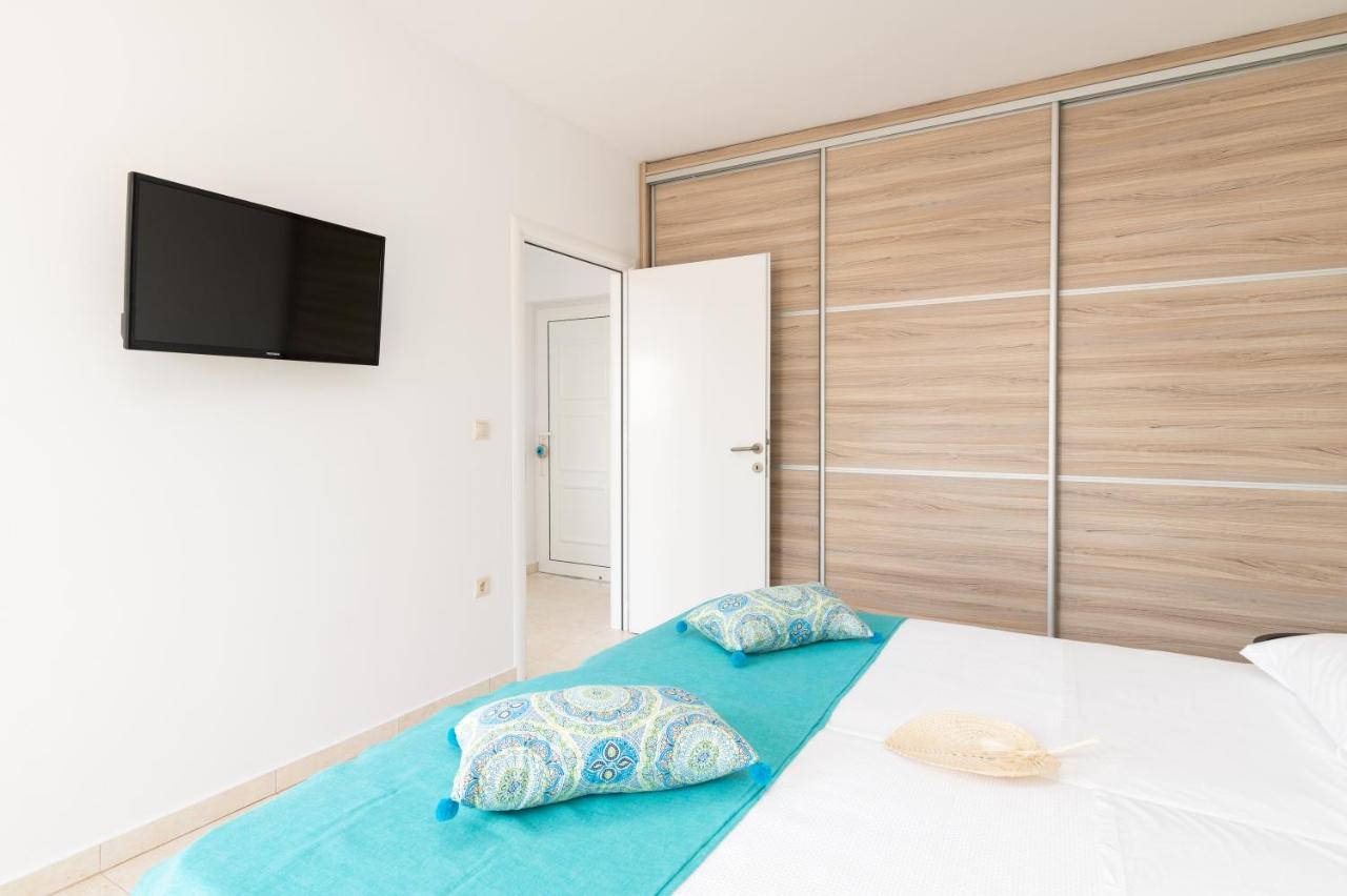 Lungo Mare Apartment Gennadi Exterior photo